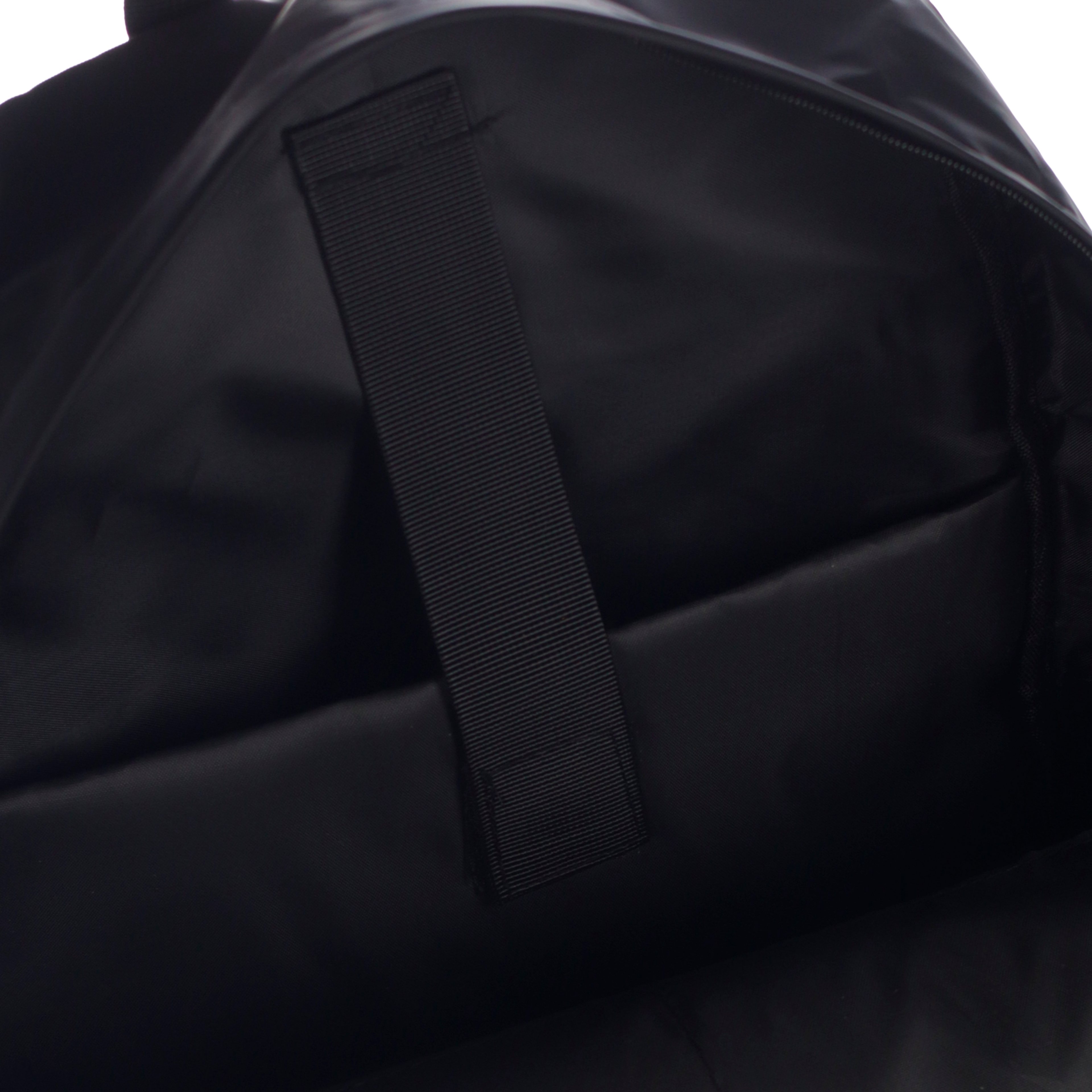 MORRAL_NEGRO_HOMBRE_02